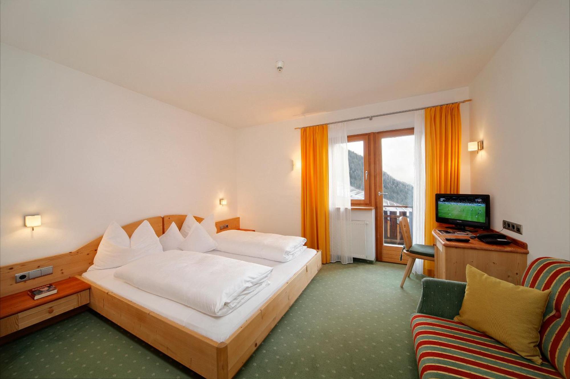 Hotel Ultnerhof Santa Gertrude Buitenkant foto